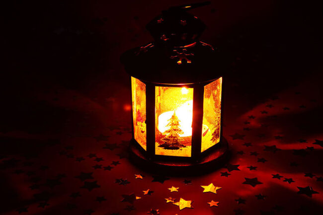 11713-a-christmas-lantern-pv